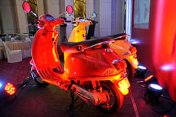 Vespa LX 125 image gallery